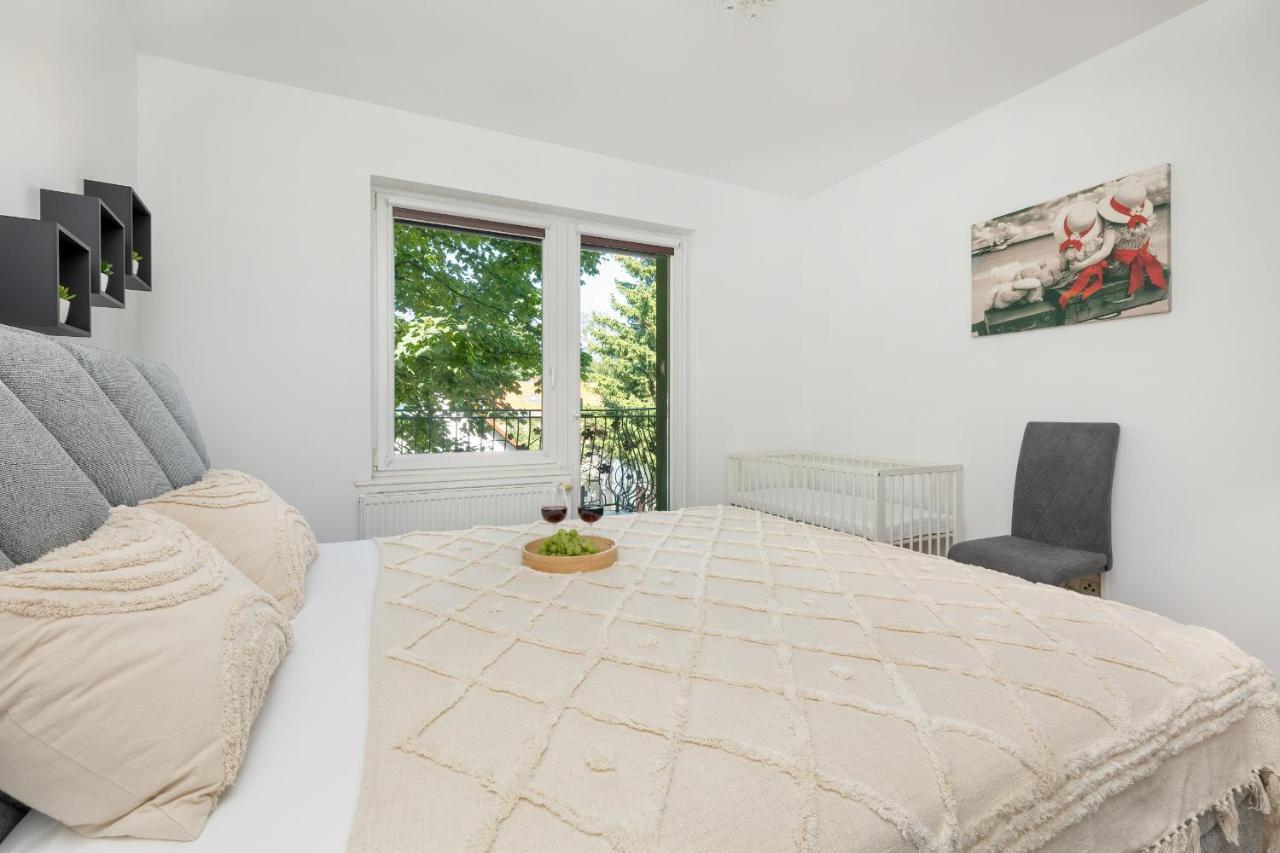 Bright & Spacious Family Apartment In Miedzyzdroje With Parking And 3 Balconies By Noclegi Renters Exterior foto