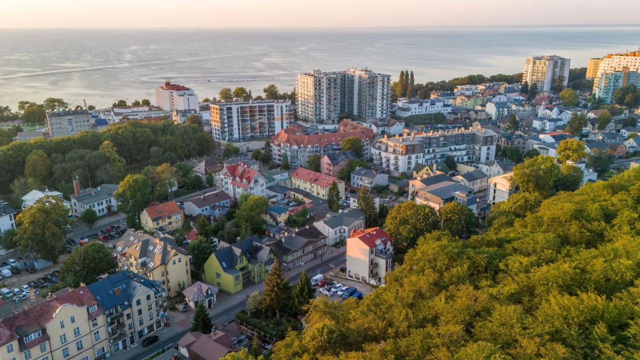 Bright & Spacious Family Apartment In Miedzyzdroje With Parking And 3 Balconies By Noclegi Renters Exterior foto